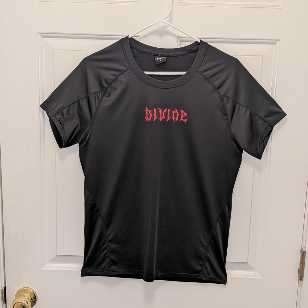 Black Compression With Red Wings